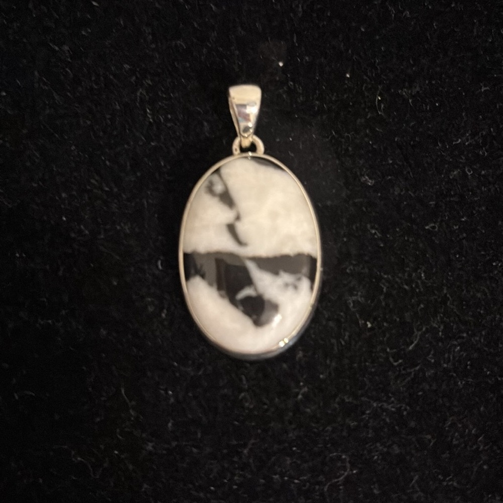 White buffalo pendant sterling silver - Picture 6 of 8